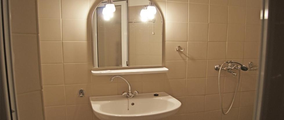 Neon Studios Lutrá Edipszú Kültér fotó